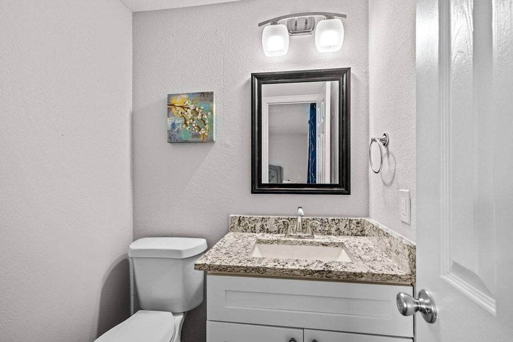 Spacious House-single Level Near Lake Huge Parking