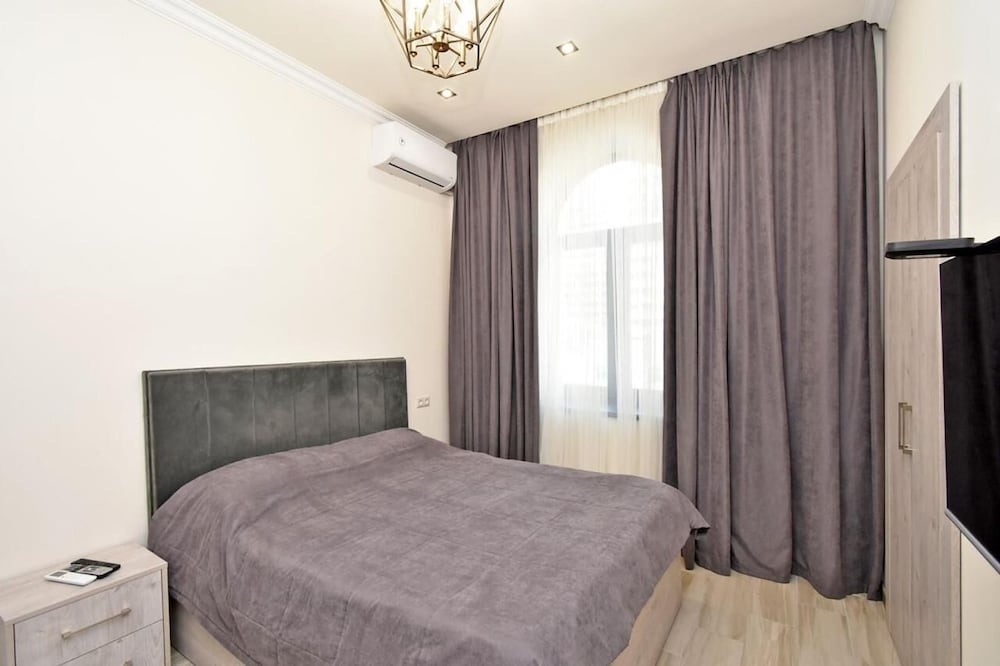 Apartments by Luxe Group AM713