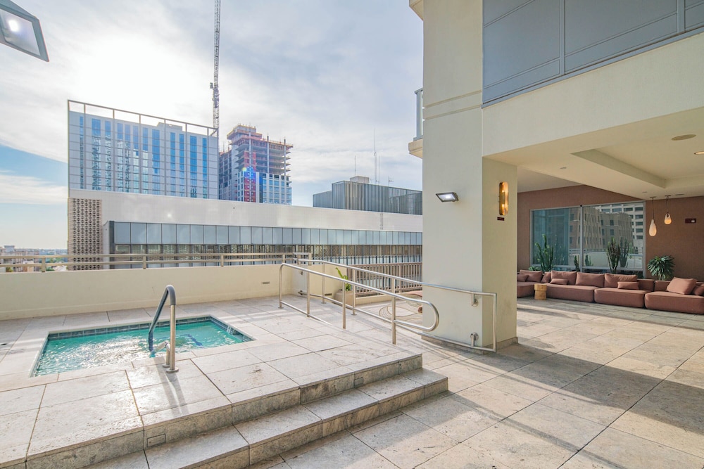 ROVE LIVING/KL - 44 Monroe