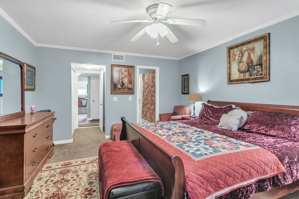 Centrally Located 4br Stonecrest Condo 4 Bedroom Condo by Redawning view 3