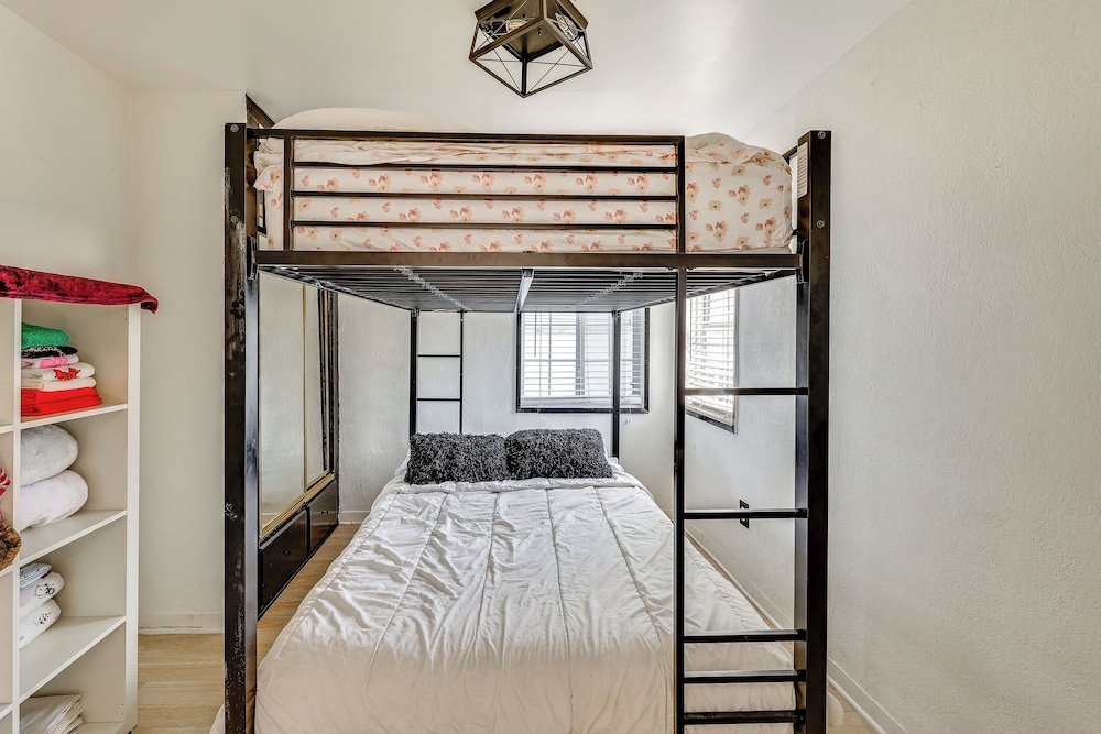 Fullerton Home Base: Easy Access to Dtwn + Csuf!