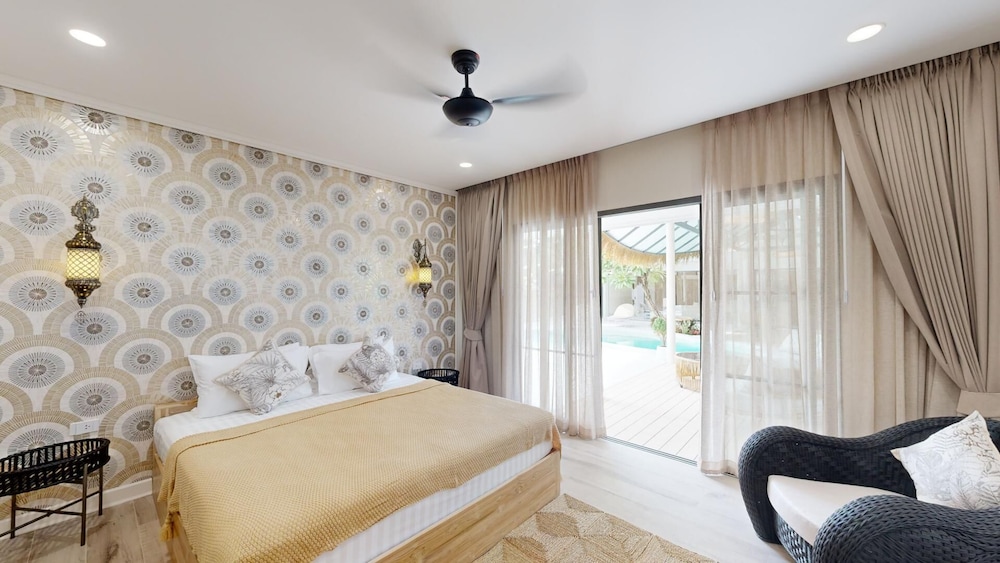 Idyllic Samui Beach Villa Resort