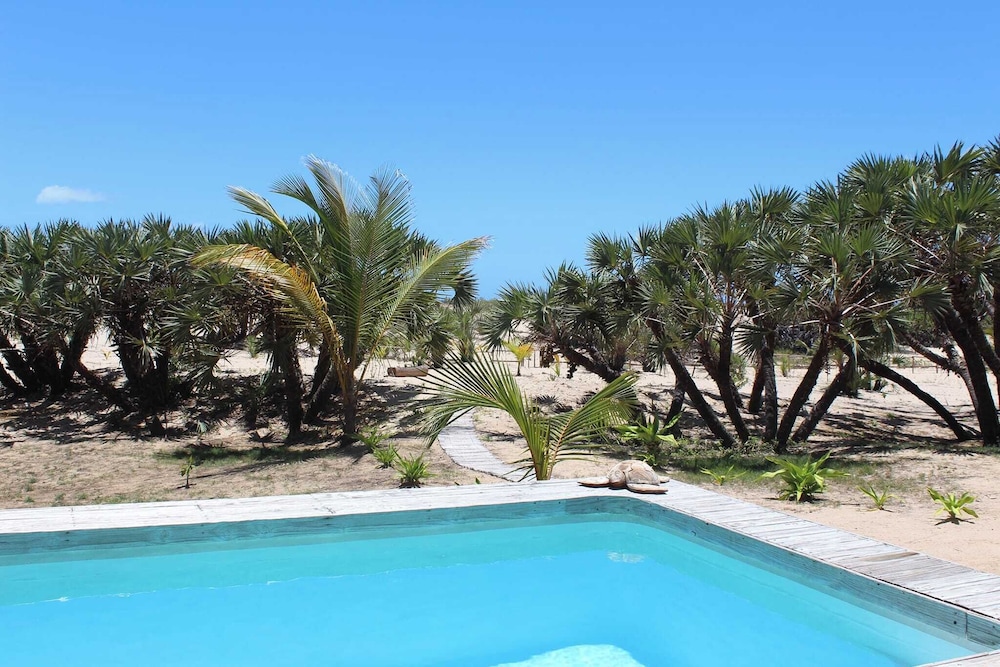 Sunset Villa - Luxury Beachfront Villa with Private Pool by Karula Sand Villas