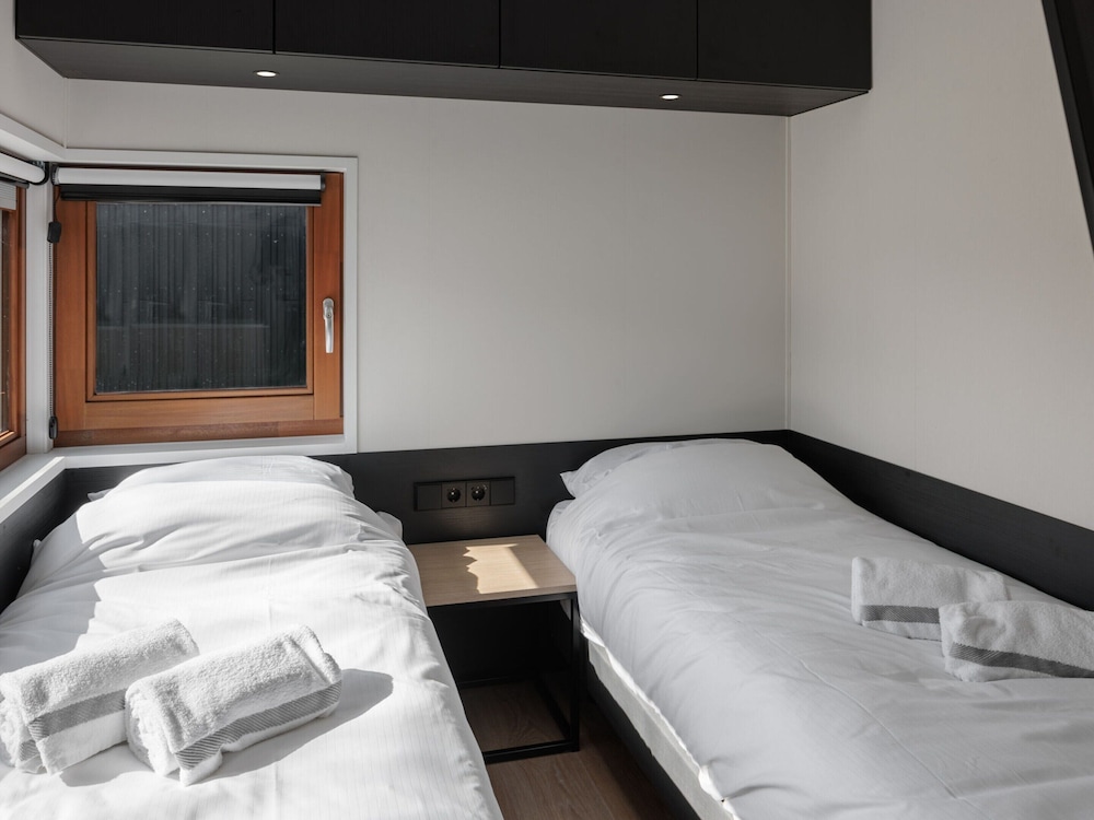 Lodge Near Brouwersdam & North Sea Beach