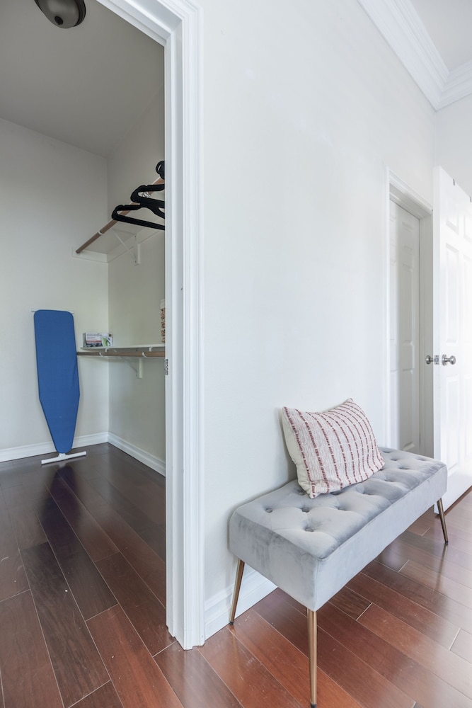 Elegant Retreat Modern Comforts Prime Location
