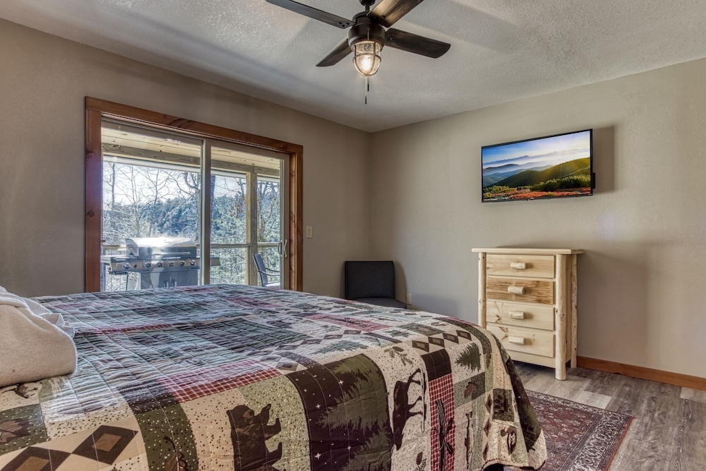 Eagle's Flight - New Construction - 4 Bedroom 3.5 Bath 4 Cabin by Redawning view 2
