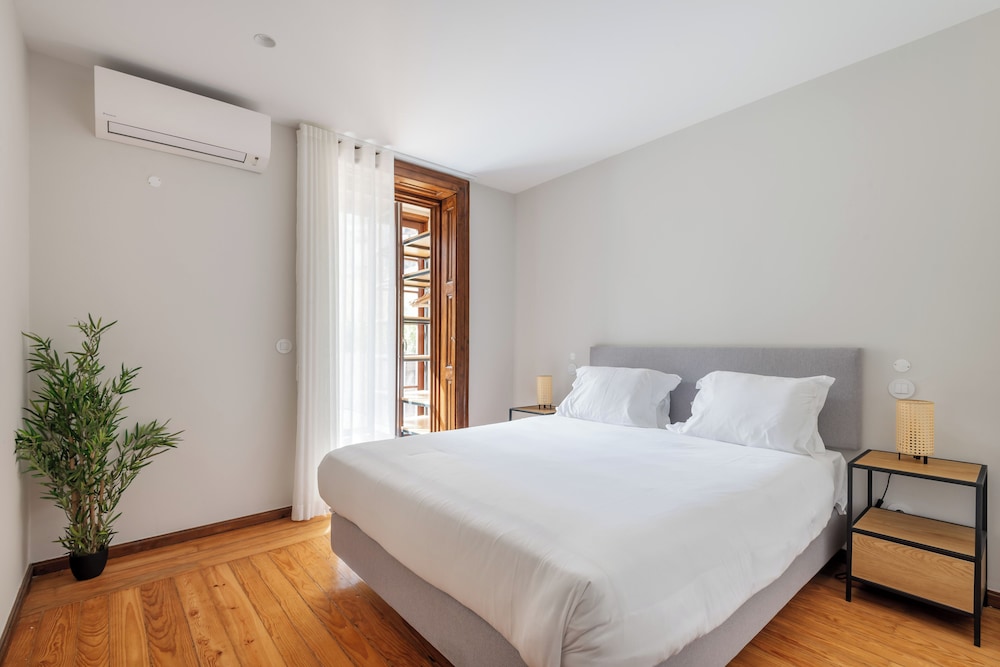 Rivol3 · Stunning 1BR w/ Private Terrace
