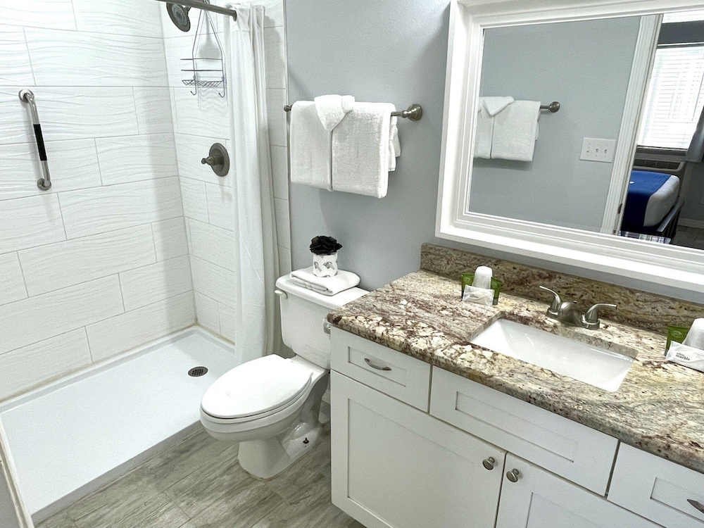 Beachgate Condo Suites And Hotel 227+228+229 3 Bedroom Condo