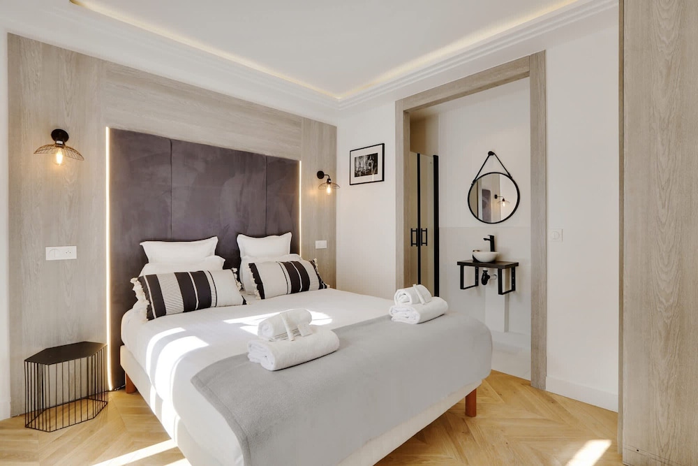 Sublime Apartment in the Heart of Paris