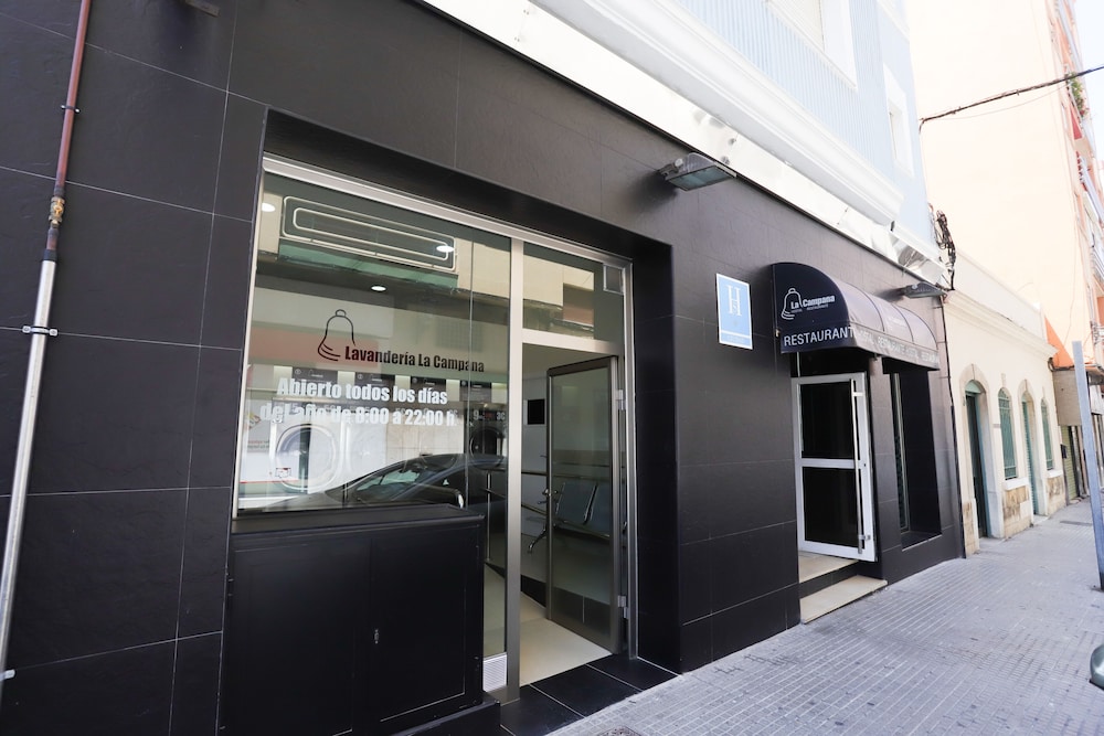 Hostal La Campana