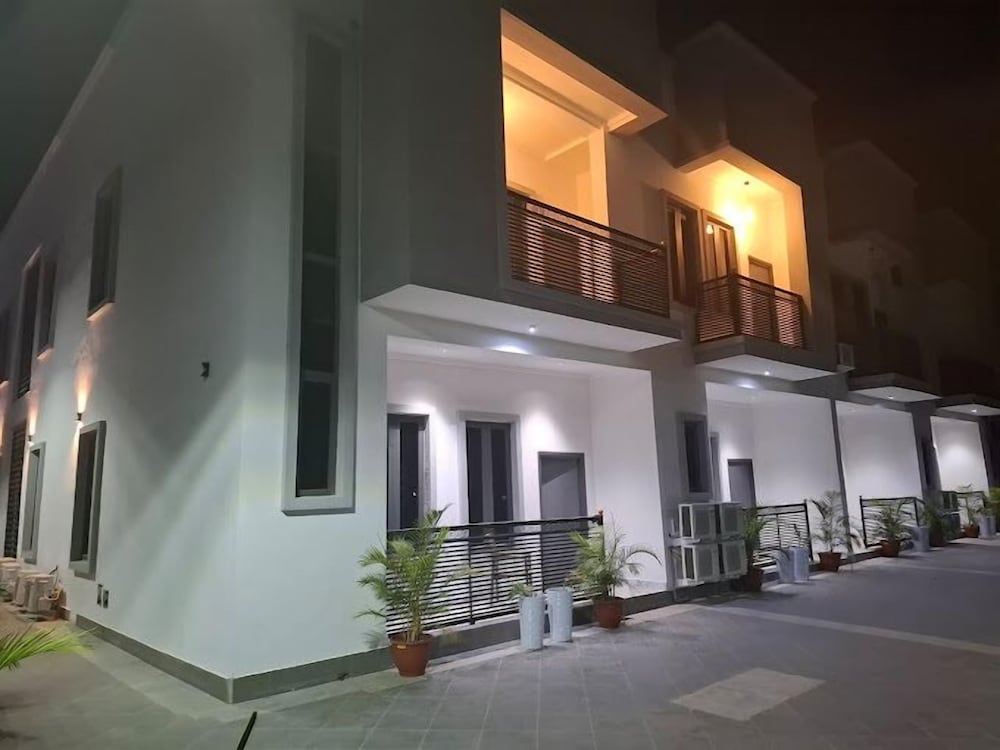 DEOSEA APARTMENTS