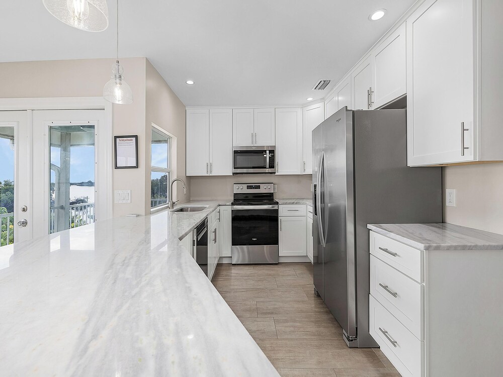 Dolphin Bay by Distinctive Beach Rentals