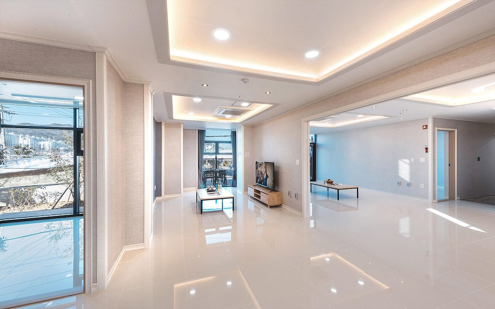 Yeosu Paradise Spa Pension
