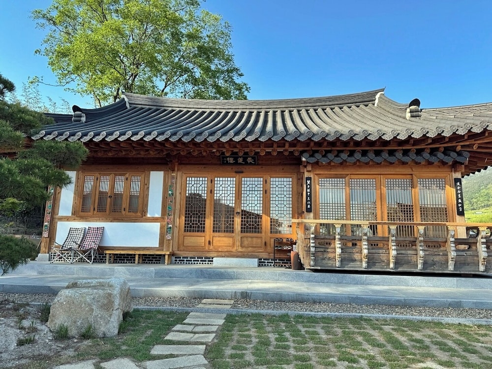 Jukrokjungsa hanokstay