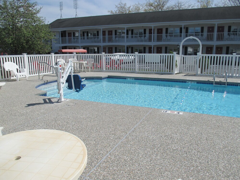Long Beach Motor Inn