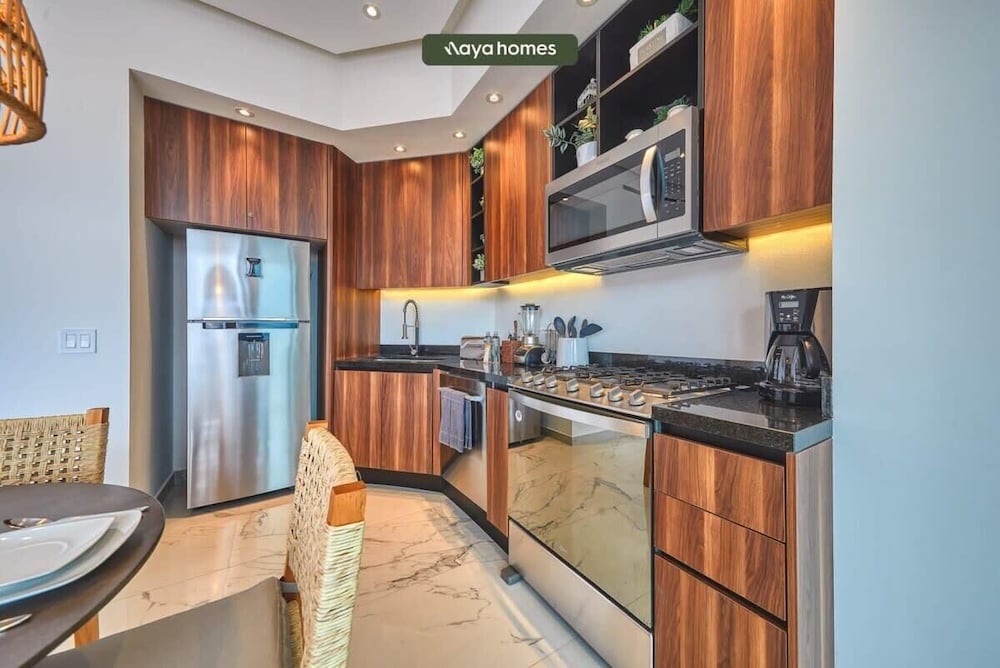 Luxurious 1BR Condo in Zona Romantica - Pool
