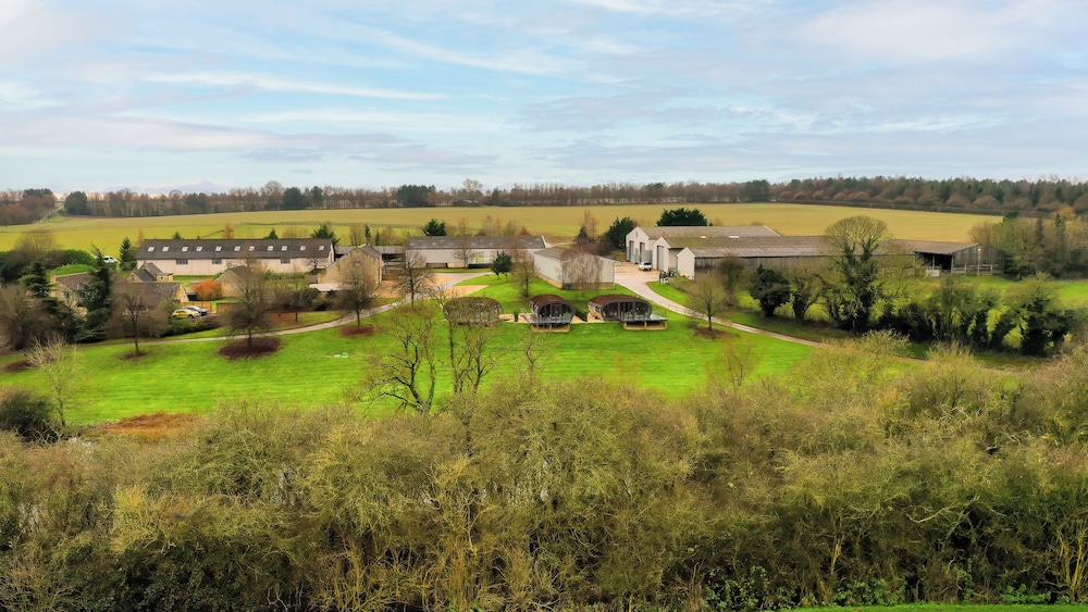 Unique 1 BD Eco-Retreat in Old Chalford