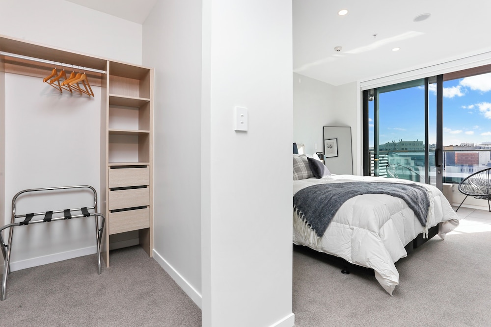 Superb City Fringe Penthouse view 5
