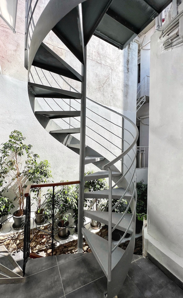 Step One - Luxury Suites right in the heart of Acropolis next to metro station