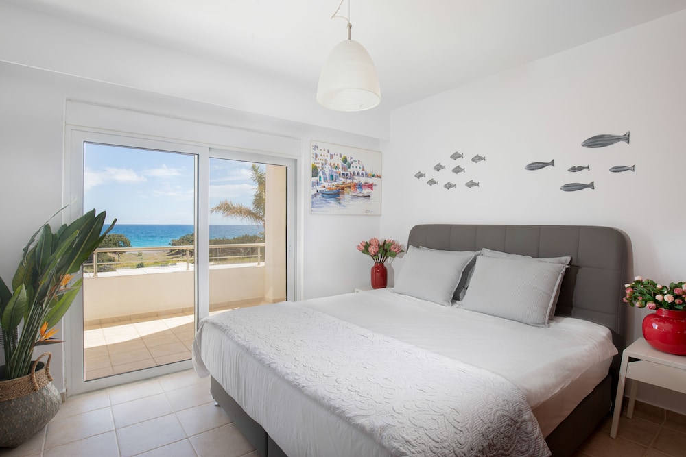 Antonoglou Beach Villas, Gennadi