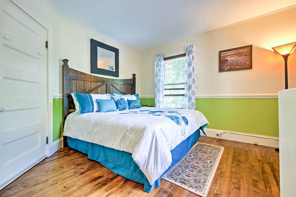 Central Bar Harbor Home, Walk to the Shore & Town!