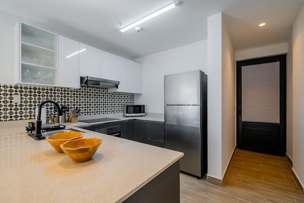 w Beautiful 2BR w Balcony in Casco Viejo