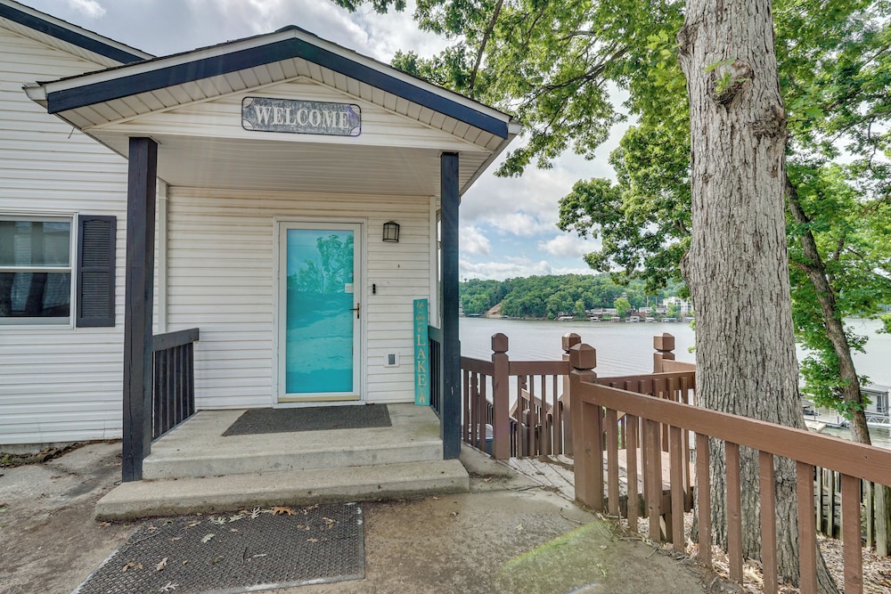 Boat Dock & Slip Access: Lake of the Ozarks Gem
