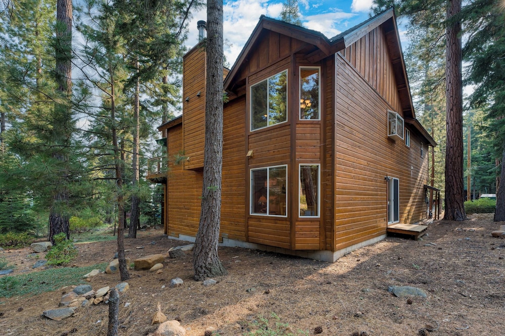 Tahoe Vista by Avantstay Central Location + Patio
