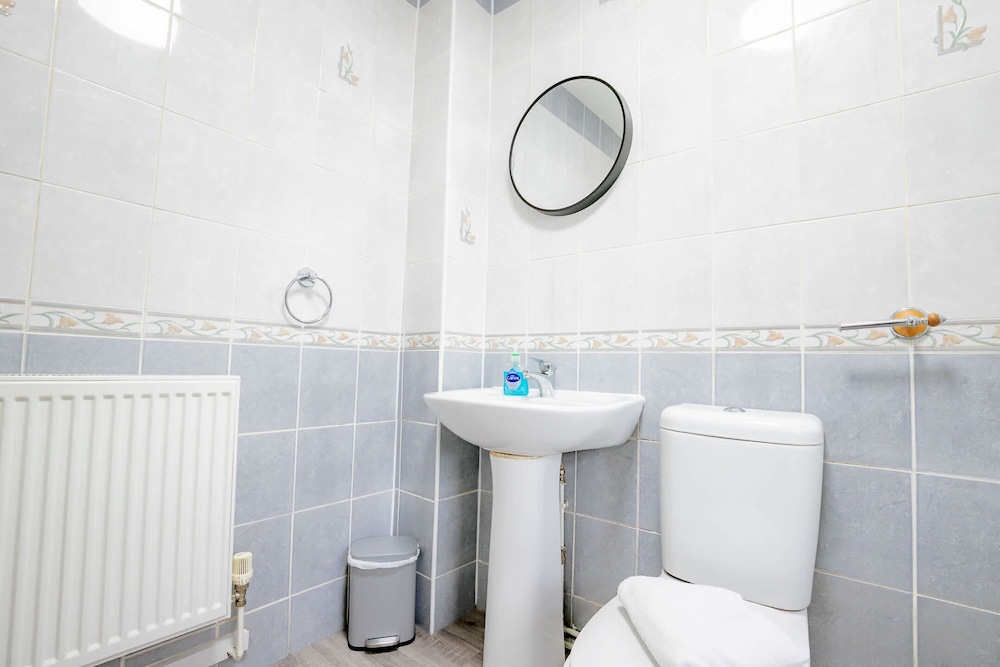 Host Stay Chestnut Residence