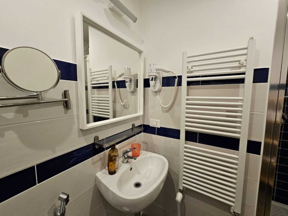 Guest House COLORS