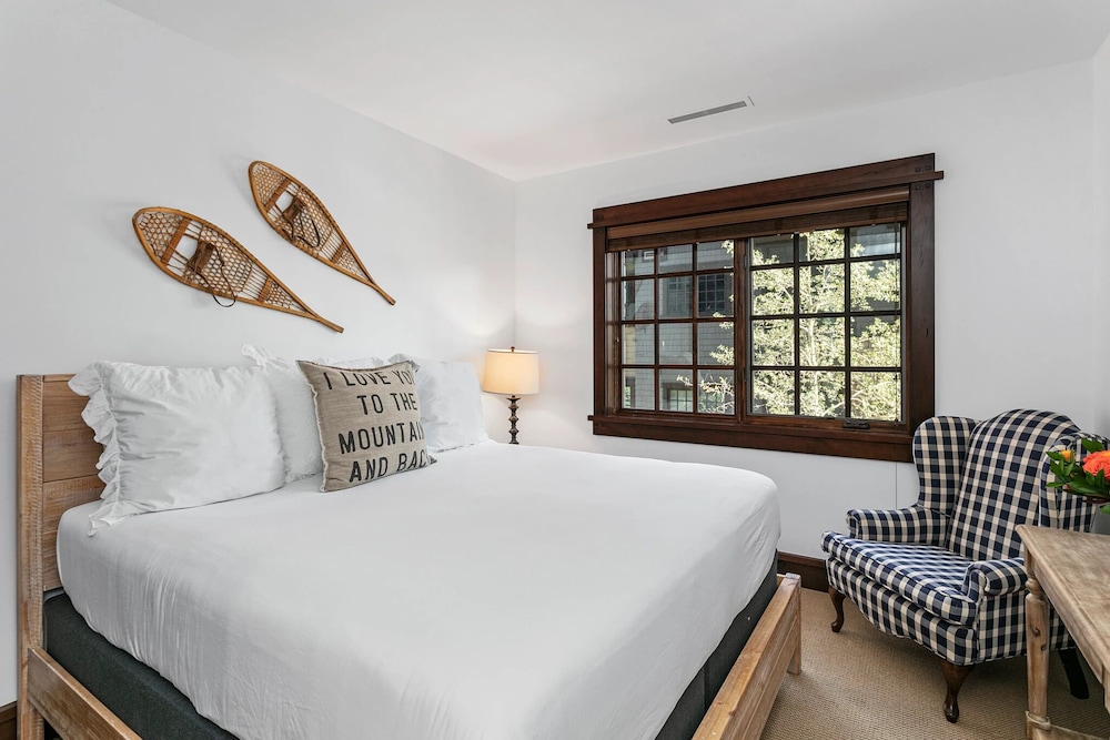 Arrowleaf Lodge at Deer Valley Resort - Three Bedroom Residence #110 3 Condo