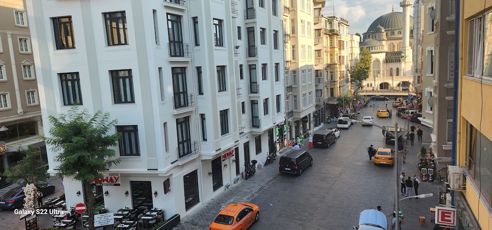 Taksim Royal Suites
