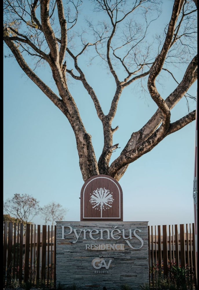 PYRENÉUS RESIDENCE