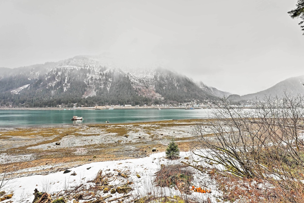 Juneau Vacations - Waterfront House w/ Glacial Views - Near Downtown! - Property Image 5