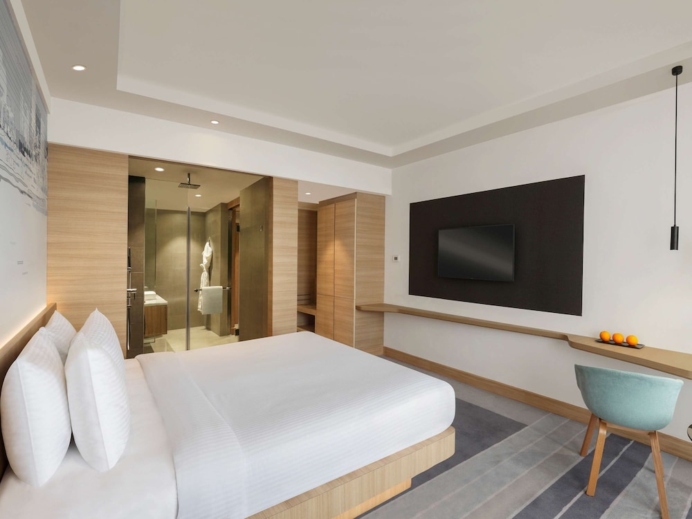 Mumbai Vacations - Novotel Mumbai Juhu Beach Hotel - Property Image 18