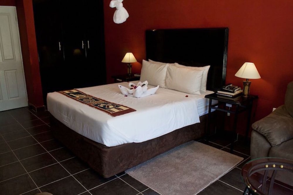 Kamanga Safari Hotel