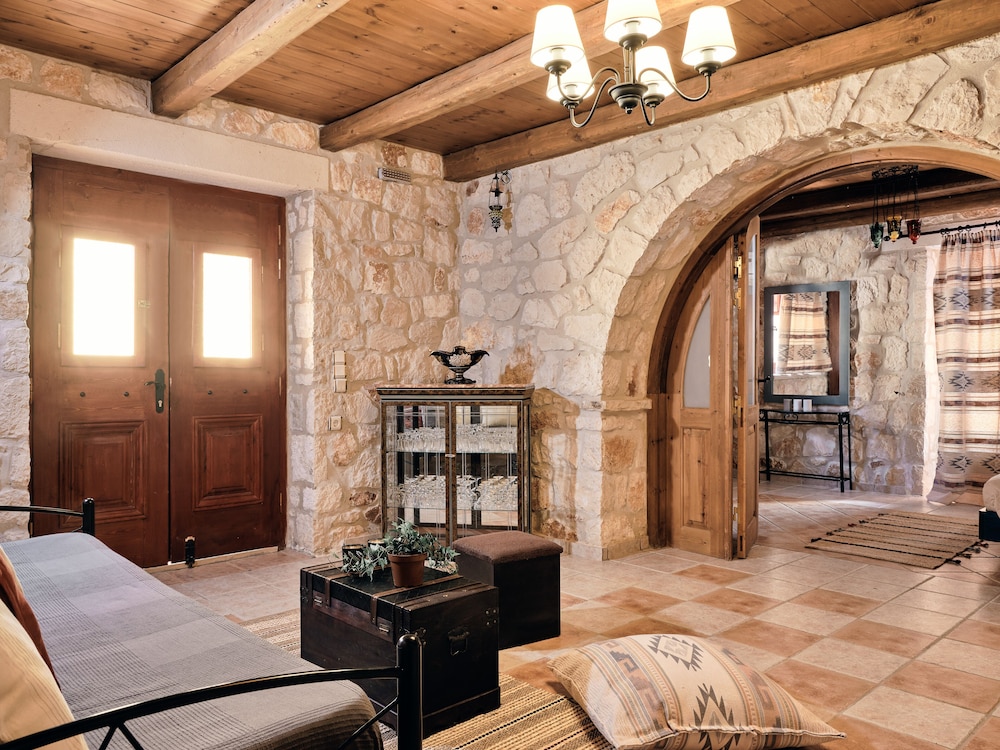 Diamond Suites