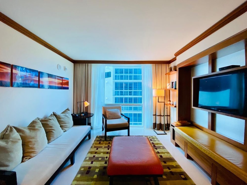 Carillon Miami Beach Private Suites