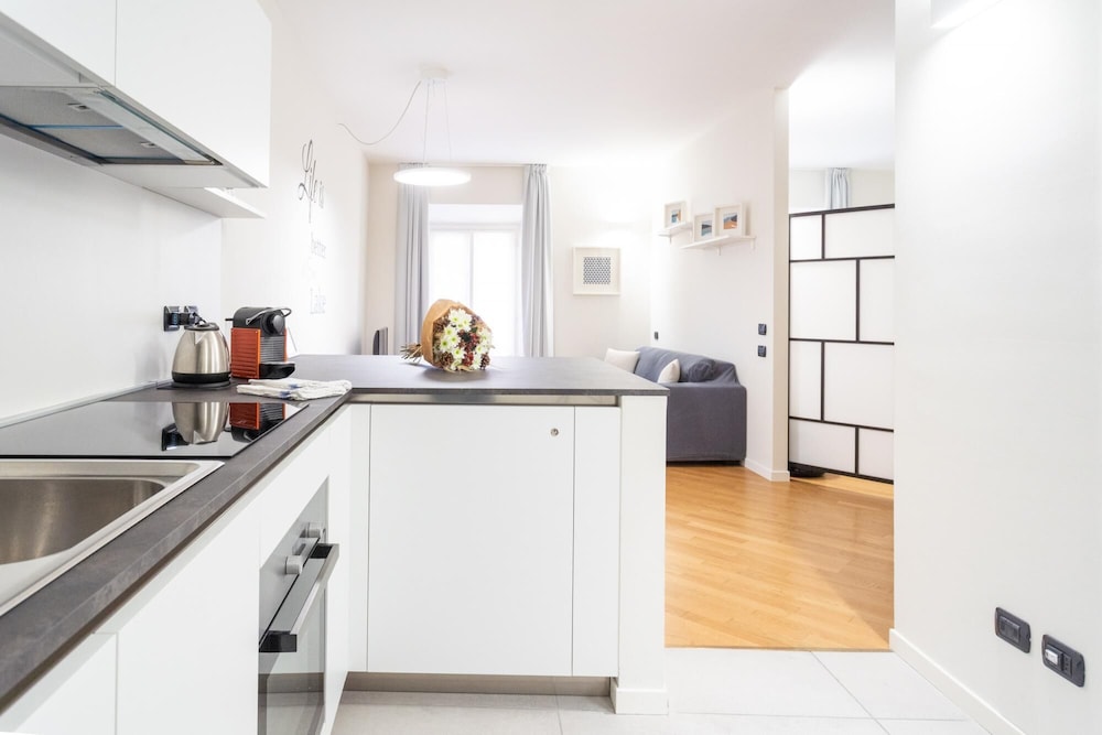 White Flat in Como City Center