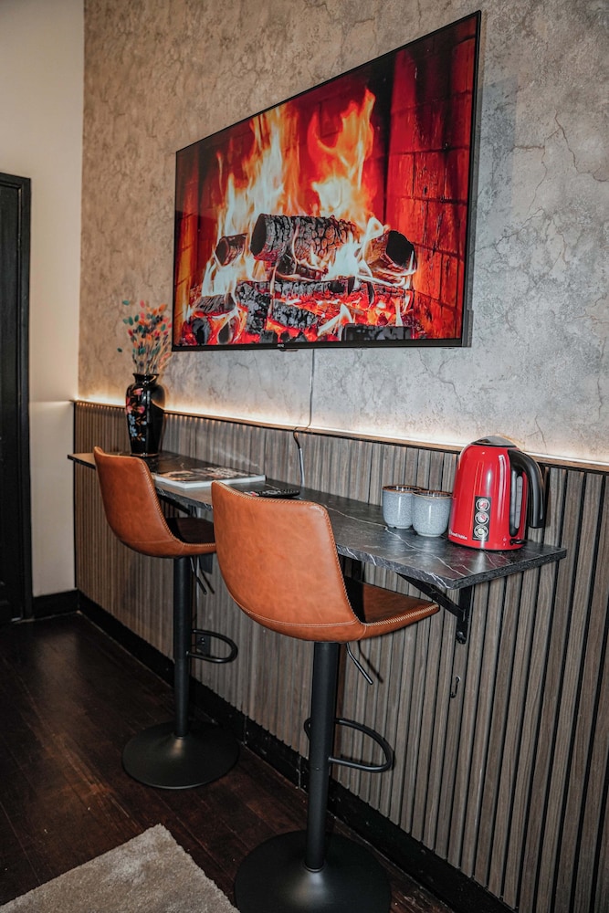 Comfy 5BR Apartment in Heart of Ghent