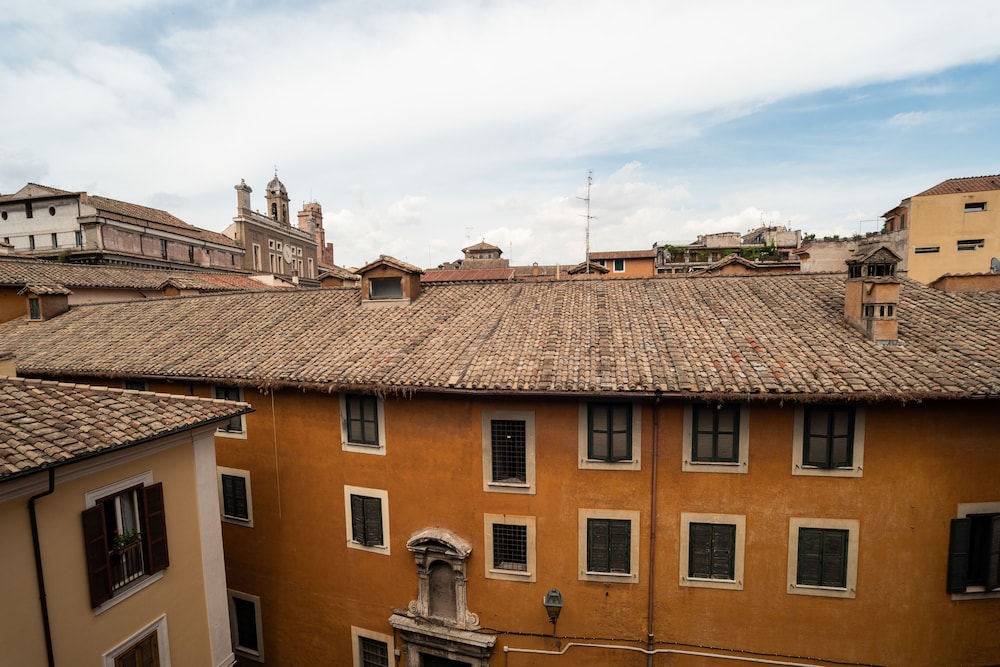 DOMUS in PANTHEON