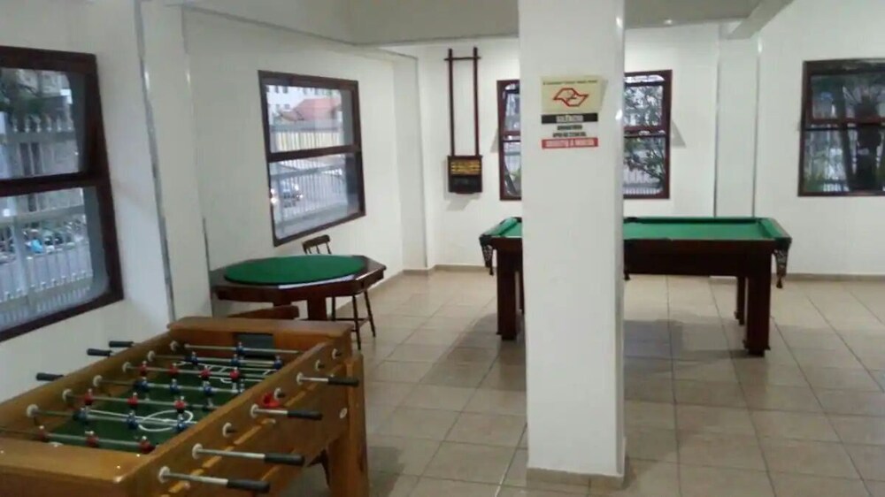 Charmoso Apto com piscina no Caiçara