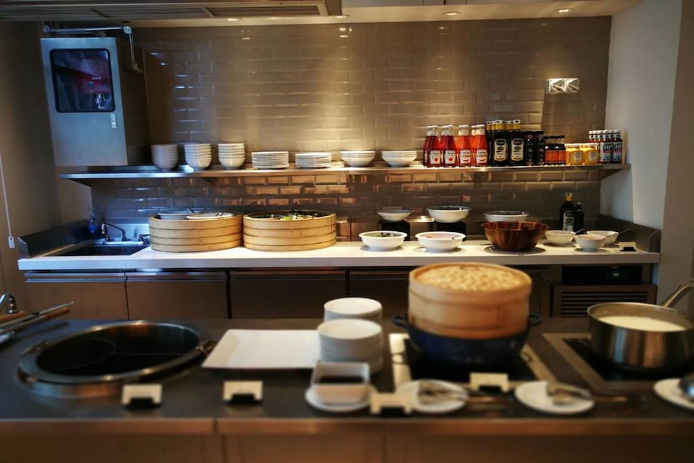 Hyatt Place Bangkok Sukhumvit 24 36