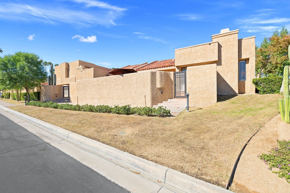 Ironwood Desert Retreat With Private Jacuzzi Scenic Views