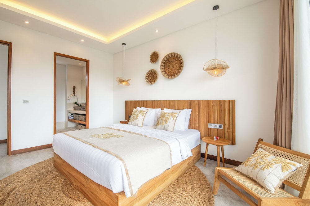 Coastal Comfort: Cozy 4BR Villa, 5 Min Walk to Finns Beach