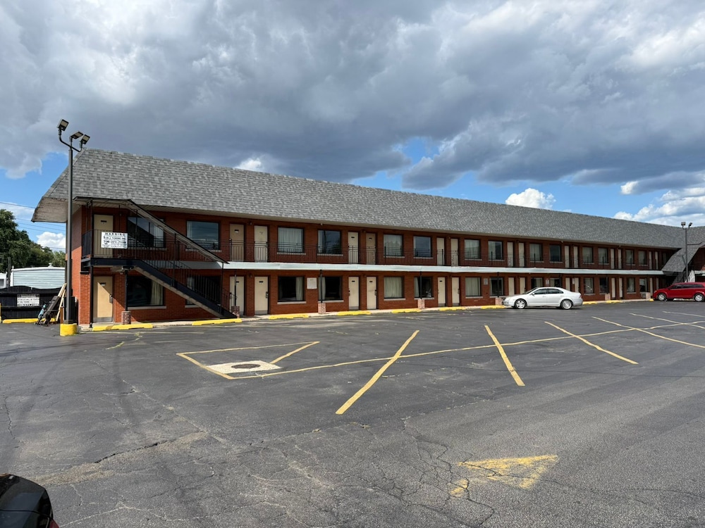 Hotel O Miami Inn & Suites Chicago Midway Airport