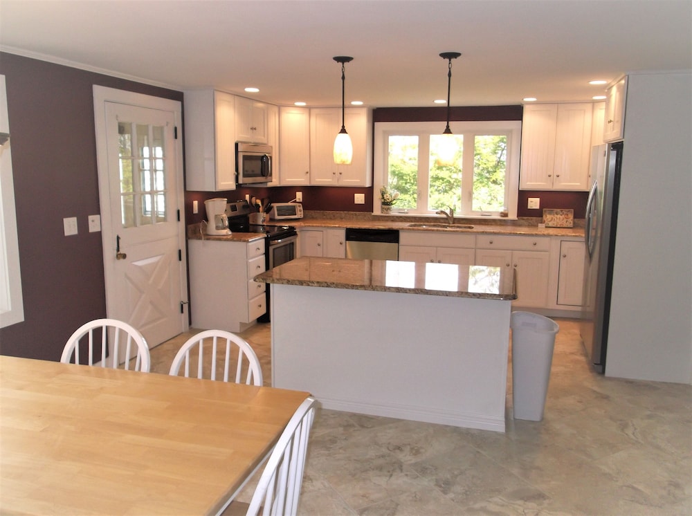 Footbridge Hideaway - Q967 A Spacious Home Very Near To The Fabulous Footbridge Beach Entrance 4 Bedroom Home by Redawning - Property Image 28