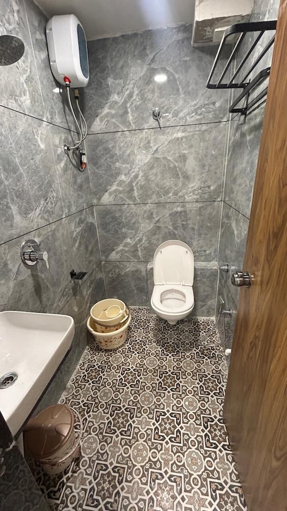 Hotel Revanta Inn