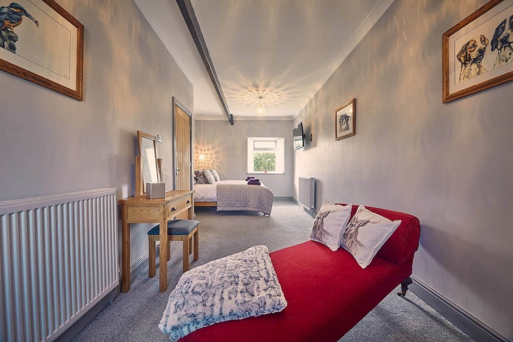 Host Stay Bluebell Cottage