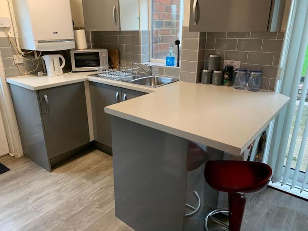 Bridge House 5 Beds up to 8 People Contractors Reunions Long or Short Stays view 5